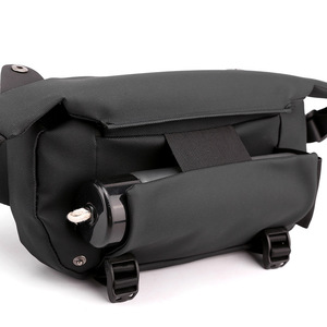 Sac de Poitrine Bandoulière de Voyage pour Homme, Sac Banane Extérieur Étanche avec Fermeture Éclair Grande Capacité, Sac de Taille de Luxe Antivol pour le Sport - Product Image 4