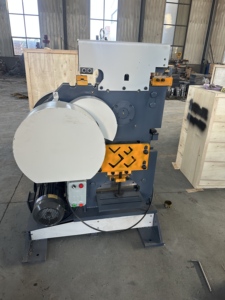 Machine combinée de poinçonnage et de cisaillement mécanique à 5 postes pour le travail du métal, fabriquée en Chine - Product Image 3