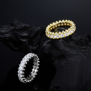 Artículo Viral de Moda: Anillo de Plata de Ley S925 con Cuentas de Moissanita en Círculo Completo para Mujer, Anillo de Dedo de Lujo Apilable de Dos Tonos - Product Image 4