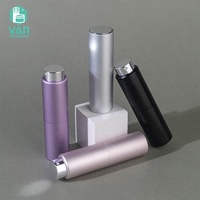 YAN Packaging – Flacon de parfum vide rond coloré de 20 ml, double paroi, portable, rechargeable, en aluminium, avec pulvérisateur en verre