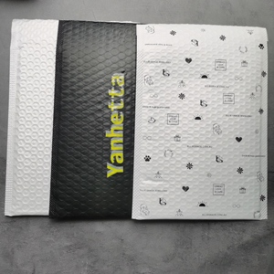 Sacs à bulles imprimés sur mesure de qualité supérieure avec logo personnalisé - Enveloppes d'expédition protectrices pour vêtements et produits de beauté - Product Image 5