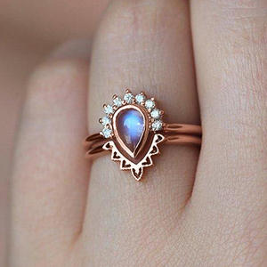 Anillo de oro rosa con forma de corona T0921 con piedra natural y diamantes redondos engastados en pavé para mujer, anillos de compromiso con gemas. - Product Image 4