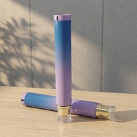 Tube cosmétique 30ml 50ml 70ml, tube en plastique à presser, 25mm, double couche, acrylique, capuchon plaqué or, dégradé bleu-violet, logo personnalisé