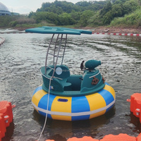 Bateau tamponneur gonflable électrique QIQU 3 places avec musique, lumières LED, pistolets à eau, en PE-PVC, usage commercial, vitesse réglable, 24V 600W