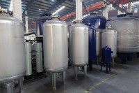Réservoir de surpression industriel pour systèmes de traitement de l'eau