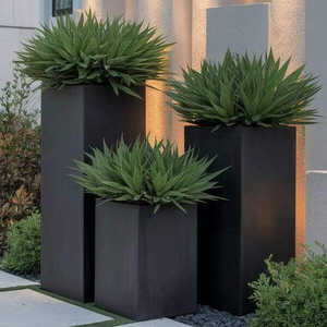 Jardinière rectangulaire haute décorative moderne en fibre de verre, pot de fleurs noir classique écologique pour l'aménagement paysager extérieur et la décoration intérieure - Product Image 3