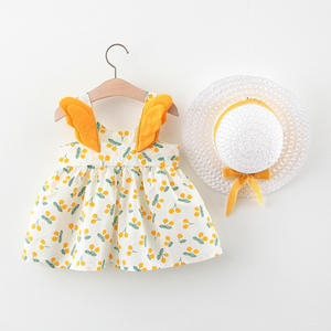 Nouvelle Collection Été : Ensemble 2 Pièces Robe Bébé Fille Sans Manches à Petites Ailes et Chapeau de Paille, Motif Cerises - Product Image 3