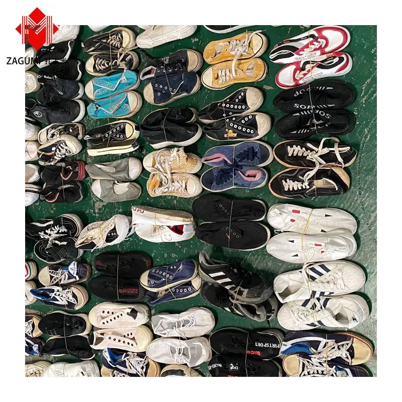 Venta al por mayor en el Reino Unido deporte de segunda mano a granel mixto para Hombre Zapatos de fútbol baloncesto fútbol de marca original usado en fardos