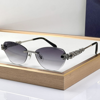Nouvelles lunettes de soleil œil-de-chat de créateur de mode euro-américaine, protection UV400, anti-reflet, monture sans cerclage, rivets métalliques, dégradé