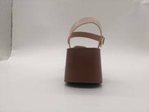 صندل نسائي صيفي فاخر قابل لإعادة التدوير بأسافين عصرية - Product Image 6