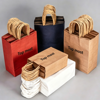 Biologisch afbreekbare, milieuvriendelijke bruine, witte en zwarte kraft papieren tassen met gedraaide handvatten voor supermarkten, groothandel.