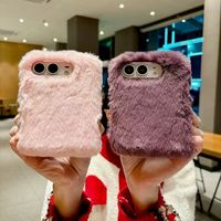 Étui de protection de luxe 3D mignon en peluche chaude pour l'hiver avec coque articulée pour iPhone 11 12 13 14 15 16 17 18