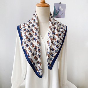 纹理柔软涤纶围巾 轻质自然触感围巾 方形头巾 棉麻触感围脖 68*68cm ODM/OEM - Product Image 1