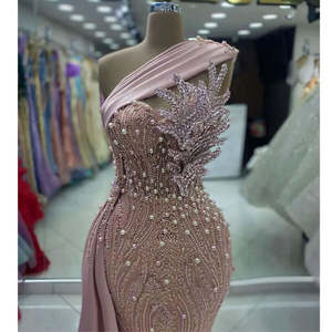 S1581N Işıltılı Pembe Tek Omuzlu Yerlere Kadar Saten İncili Yan Uçlu Düğün Partisi Dubai Resmi Balo Abiyesi - Product Image 5