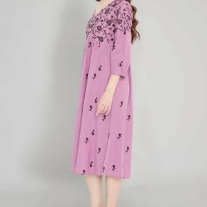 ชุดเดรสผ้าฝ้ายลินินทรงเอ สไตล์ลำลอง คอวี แขนยาว ความยาวปานกลาง เหมาะสำหรับวันหยุดฤดูร้อนสำหรับผู้หญิง  ปรับแต่งได้ตามต้องการ - Product Image 4