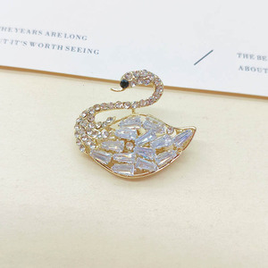 Nouvelle Collection 2026 : Broche de Luxe en Strass et Zircon pour <span class=keywords><strong>Femme</strong></span> – Motifs Fleur, Papillon, Cygne – Bijou de Poitrine et Épingle de Revers - Product Image 4