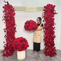 SMOOTH Arrangement floral artificiel de roses rouges en soie, style 'Explosive Models', chemin de table long rouge pour la décoration d'événements de mariage