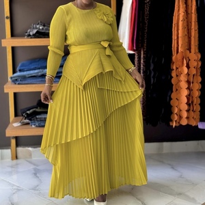 Conjunto de 2 Piezas para Mujer, Falda con Dobladillo Irregular de Color Sólido y Manga Larga con Cuello Redondo, a la Moda - Product Image 1