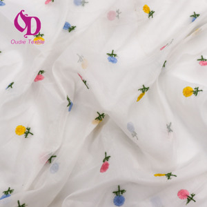 Elegante bordado 100% poliéster Jacquard para tela de <span class=keywords><strong>tul</strong></span> Tencel blanco semitransparente batas de moda para bodas - Product Image 4