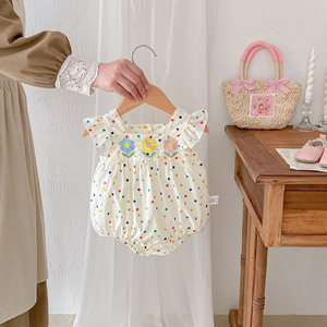 Tutina in cotone ricamata delicata sulla pelle per neonati, ideale per dormire in casa e per il comfort quotidiano - Product Image 1