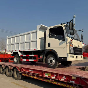 Nouveau camion à benne basculante 4x2 à <span class=keywords><strong>6</strong></span> roues de faible puissance de Sinotruck Howo avec la caméra arrière carburant diesel de la capacité 12 tonnes 15Ton en vente en Afrique - Product Image 1