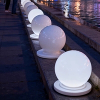 Barrière routière extérieure Poteaux de pierre lumineux, boules rondes lumineuses pour aire de stationnement carrée, Poteaux de pierre anti-collision