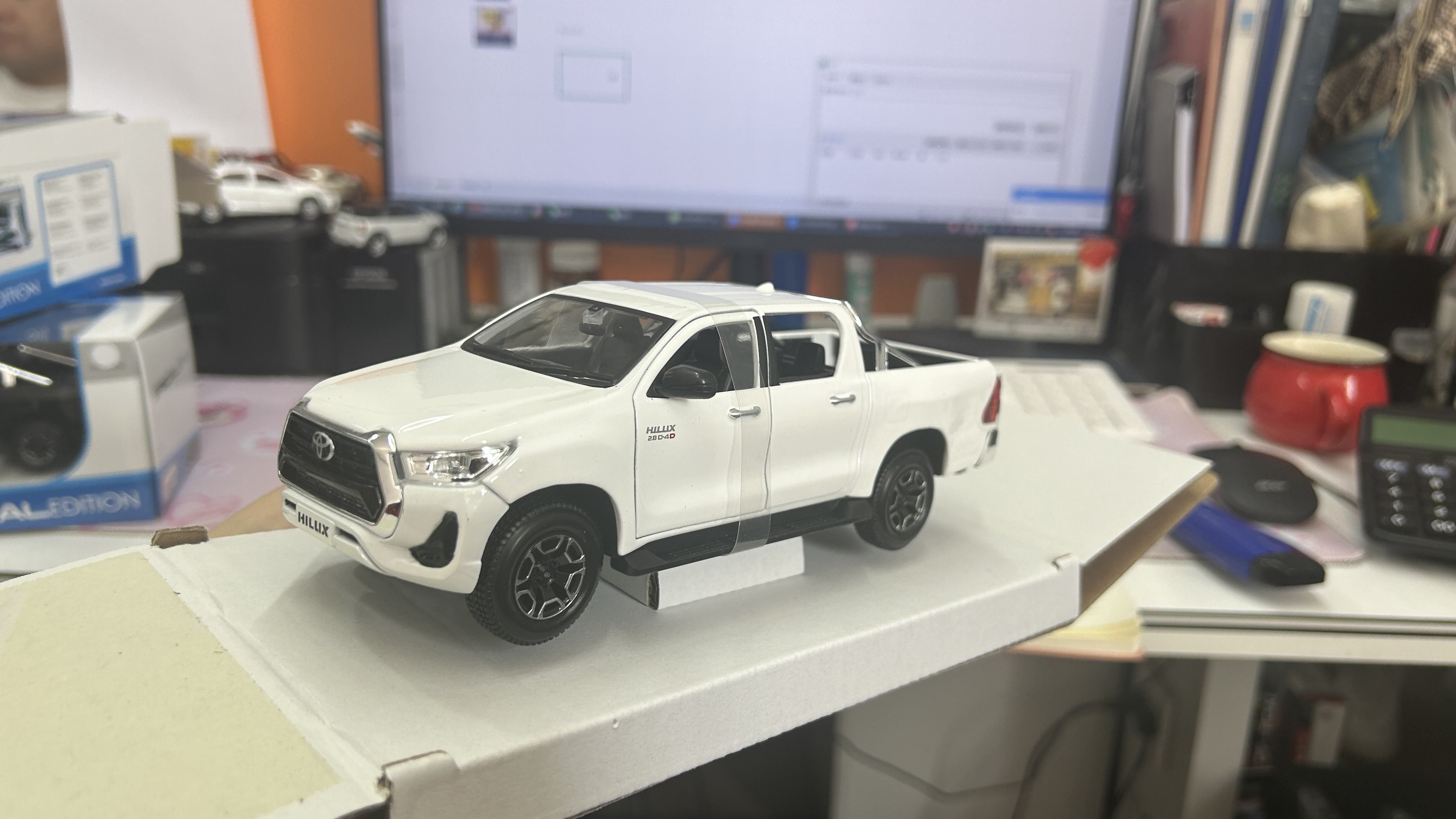diecast toyota hilux