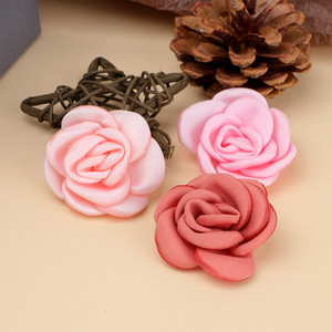 Broche de flor de rosa con borde quemado de 4.5 cm, de resina, accesorio para el cabello de mujer, regalo, corsage, joyería de moda - Product Image 2