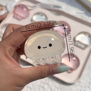 Jouet Kawaii en forme de méduse rose transparente, collant et moelleux - 6 cm - Cadeau anti-stress pour les enfants de 5 à 7 ans et les adultes - Product Image 2