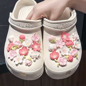 Nouveauté 2026 : Breloques de chaussures en résine exquises motif fleur de cerisier, accessoires de mode pour <span class=keywords><strong>sabots</strong></span>, jolies boucles de chaussures pour femmes et filles - Product Image 1