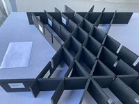 Panneaux acoustiques ignifuges gris foncé noir pour plafond, baffles pour école, bureau, appartement, hôtel, studio d'enregistrement, KTV, cinéma