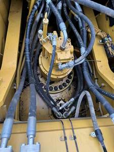 รถขุดตีนตะขาบ Caterpillar 336GC มือสอง ปี 2023 รุ่น 36 ตัน ความจุบุ้งกี๋ 1.7 เมตร ชิ้นส่วนหลัก YUKEN เครื่องยนต์ เกียร์ ปั๊มเกียร์ สภาพดี - Product Image 4