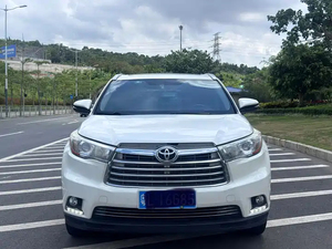 Toyota Highlander 2.0T AWD Luxury 2015 Usada, Económica, SUV Familiar Mediana de 7 Asientos, Vehículo de Exportación, Autos Usados en Venta - Product Image 6