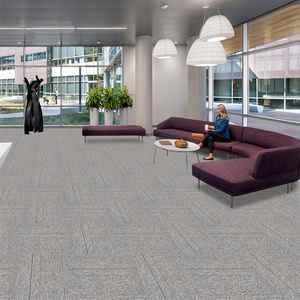 Selbst klebende wasch bare 50x50 moderne Teppich fliesen Gepolsterter Bodenbelag für den Heimgebrauch Gewerbliche Qualität - Product Image 6