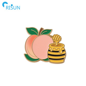 Pin de broche de esmalte de melocotón bonito de fruta personalizada gradiente personalizado Eat Me Pin de culo de melocotón jugosos melocotones suave esmalte duro Pin de solapa insignia - Product Image 4
