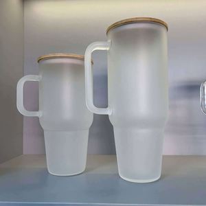 Bouteilles d'eau givrées transparentes de 32 oz et 40 oz pour sublimation, avec poignée, tasses à café d'extérieur en verre avec couvercle en bambou - Product Image 2