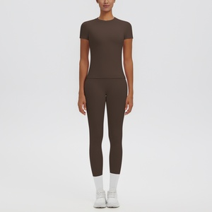 Nouveau Vêtement de Yoga Uni Effet Seconde Peau, Manches Courtes, Taille Haute, Coupe Ajustée, pour Course et Sports de Plein Air, Style Décontracté - Product Image 2