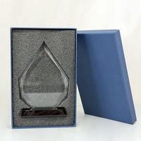Trofeo de Cristal Personalizado con Forma de Torre, con Base Negra