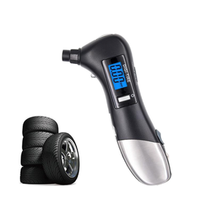 Jauge de pression des pneus à affichage numérique de haute précision Conception de sangle multifonctionnelle inspirée par le <span class=keywords><strong>couteau</strong></span> suisse populaire - Product Image 5