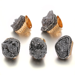 Natürlicher Kristallcluster-<span class=keywords><strong>Ring</strong></span> Originalstein-Kristall Handgefertigtes Ornament Diamant Bunte Natursteinringe für Frauen Männer - Product Image 4