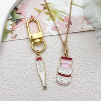 2025 infirmière médicale coeur chapeau médecin béquille ECG breloque stéthoscope infirmière chapeau petite taille pendentif à breloques
