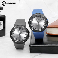 OEM ODM 5ATM Étanche Logo Personnalisé Luxe Résistant à l'Eau Japon Mouvement TPU Bracelet Quartz Montre pour Hommes