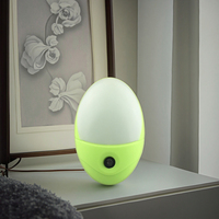 Veilleuse LED A58 à brancher avec capteur crépusculaire, designs minimalistes pour chambre à coucher en plastique jaune/bleu/blanc