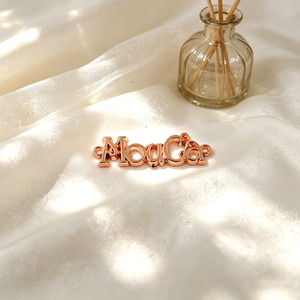 Rose Gold Plated Round Metal Logo Label 3D Embossed Gold Plated Circular Garment Tag for Clothing Accessories - Product Image 3