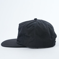 Gorra Yukaihe de 5 Paneles, 100% Nailon, con Logotipo Bordado, Estilo Snapback, Visera Ligeramente Curvada, Unisex