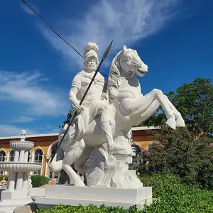 Sculpture en marbre blanc grandeur nature avec statue de cheval