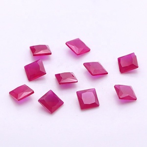 Bán Buôn Giá Cát Dưới <span class=keywords><strong>Corundum</strong></span> 3*3Mm Để 7*7Mm 5 # Hình Vuông Màu Đỏ Hình Dạng Tất Cả Các Kích Thước Lỏng Đá Quý <span class=keywords><strong>Corundum</strong></span> Tổng Hợp Của <span class=keywords><strong>Ruby</strong></span> Đá - Product Image 3