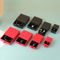 Boîte d'emballage de bijoux de luxe en forme de livre, fermeture magnétique, logo personnalisé en relief, étui cadeau en papier pour boucles d'oreilles, bagues, montres
