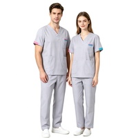 Tenue Médicale Professionnelle : Ensemble Blouse et Pantalon Col V en Polyester pour Hôpital, Clinique, Salle d'Opération – Uniforme Médical pour Médecins et Infirmières (OEM)