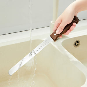 Couteau à pain à long manche en bois avec outils de fête à bord dentelé en acier inoxydable - Product Image 3